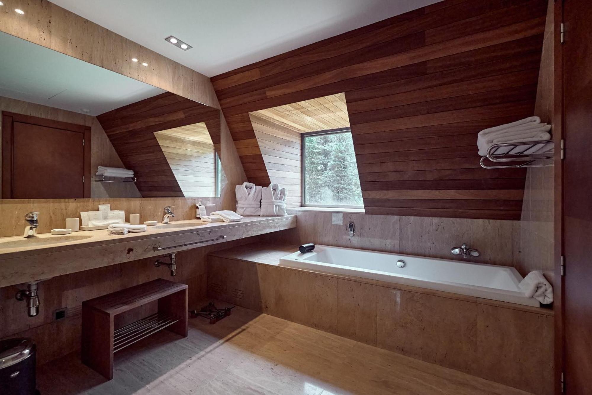 Traditional Suite